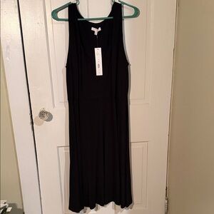 Elegant Black Sleeveless Midi Dress